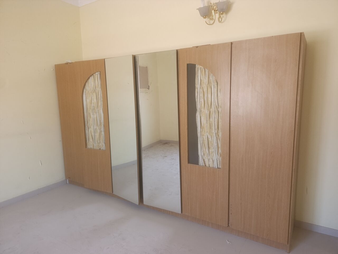 East Riffa, Furniture, BHD 35,  For Sale Six-door Wardrobe American Brand  Size 3.40×50 Each Door 0.55×50 Total Doors 6 BD