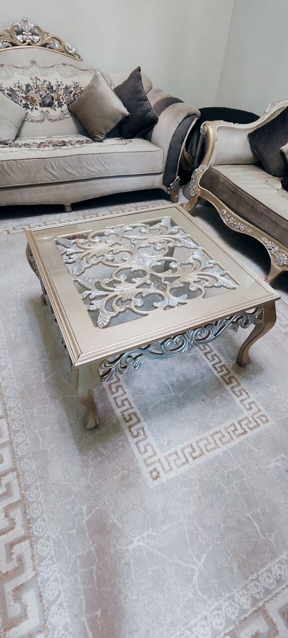 Riyadh, Furniture, SAR 900,  طقم صالون كلاسيك فرنسي فاخر  للبيع – Luxury French-Style Classic Sofa 