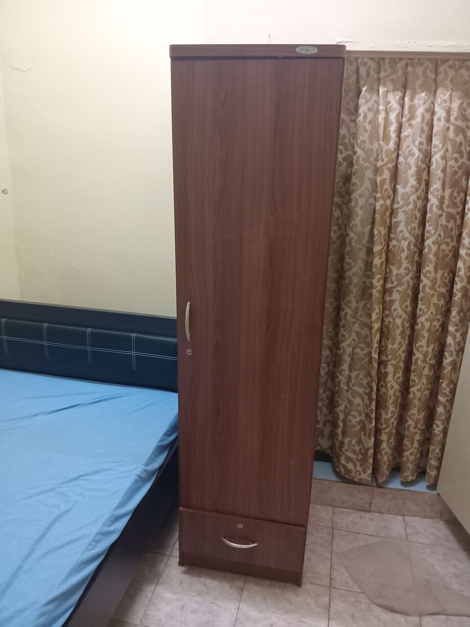 Hoora, Furniture, BHD 25,  Bed, Cabient, Dressing Table For Sale 25 Bd!!!