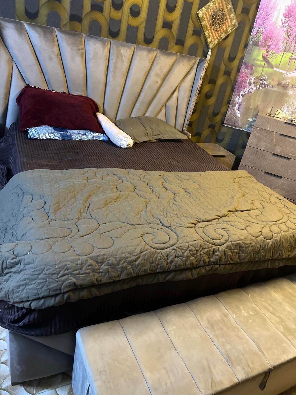 Al Wizarat, Furniture, SAR 5000,  For Sale: Premium Quality Bedroom Furniture Set