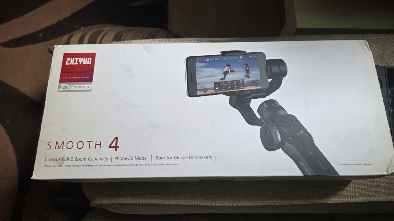 Al Malaz, Electronics, SAR 600,  للبيع Gimbal احترافي للموبايل – Zhiyun Smooth 4