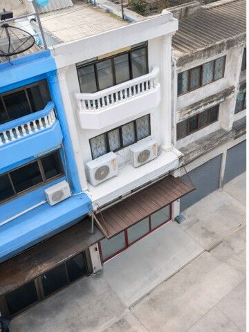 Bangkok, Villas, THB 24999,  14 Sq. Feet,  The Mall Bangkapi 1.8 Km. MRT Lat Phrao 101 1.67 Km. Lat Phrao 101, Intersection 36-44,