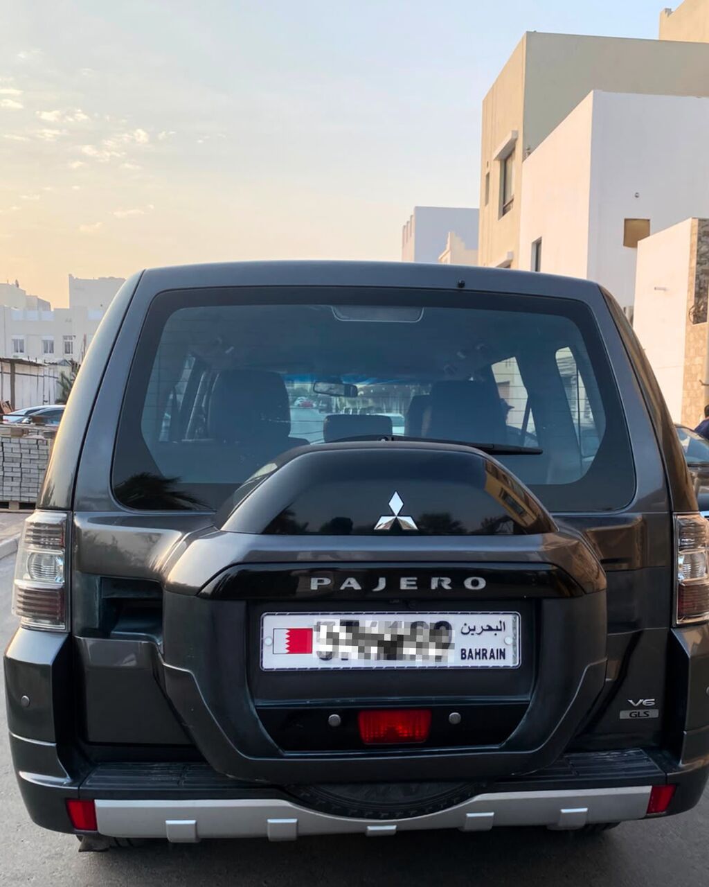 Zinj, Vehicles, Cars & Trucks , BHD 4400,  Mitsubishi Pajero,  2016,  Automatic,  156000 KM,    | For Sale
