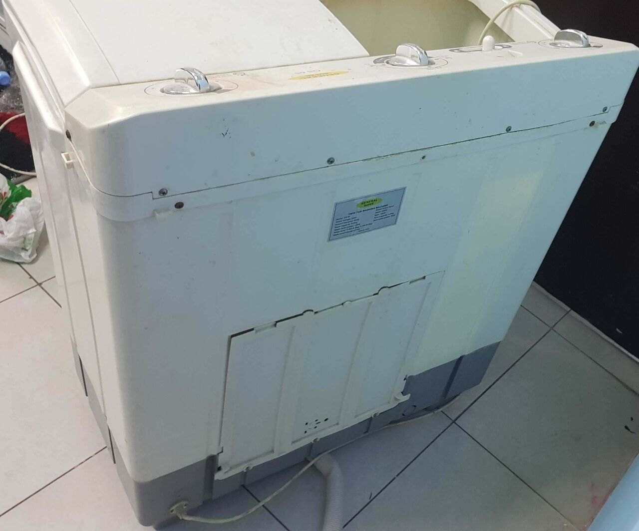 Riyadh, Household Items, SAR 150,  Bed Set, Washing Machines & Table For Sale (SAR)