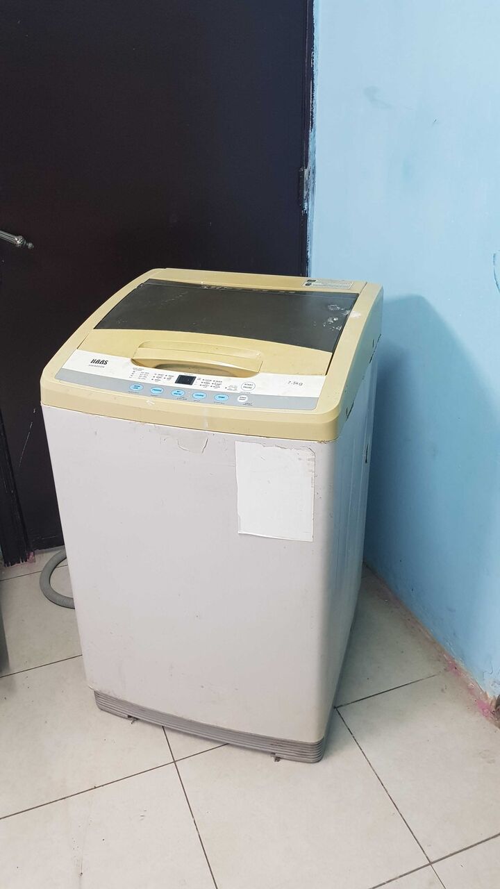 Riyadh, Household Items, SAR 150,  Bed Set, Washing Machines & Table For Sale (SAR)