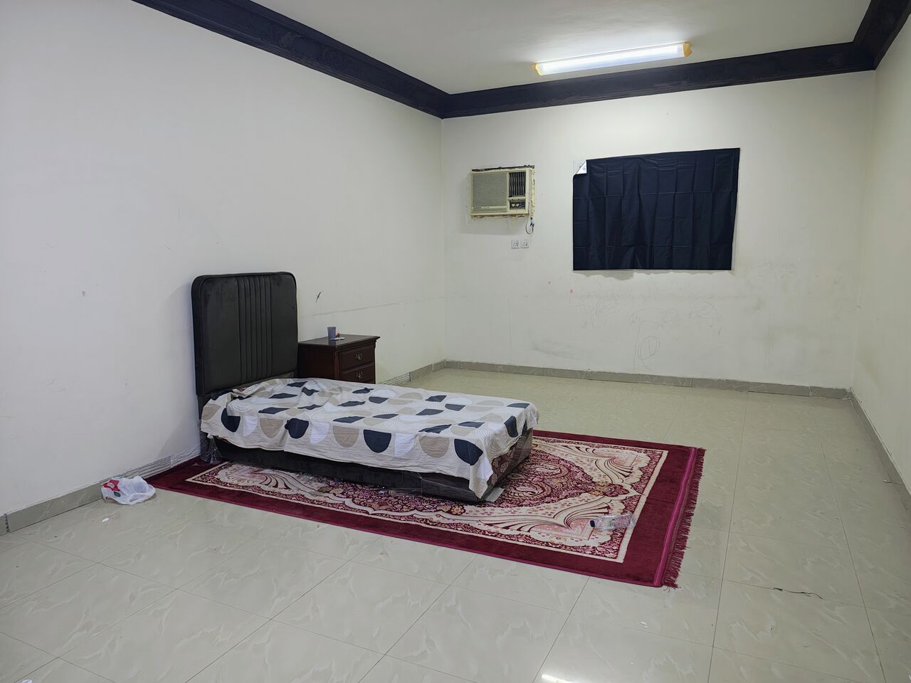 Al Iskan, Apartments, Flats, Houses & Villas, SAR 1300/month,  Furnished,  1 BR,  One Room For Rent In A 2 Room Apartment.