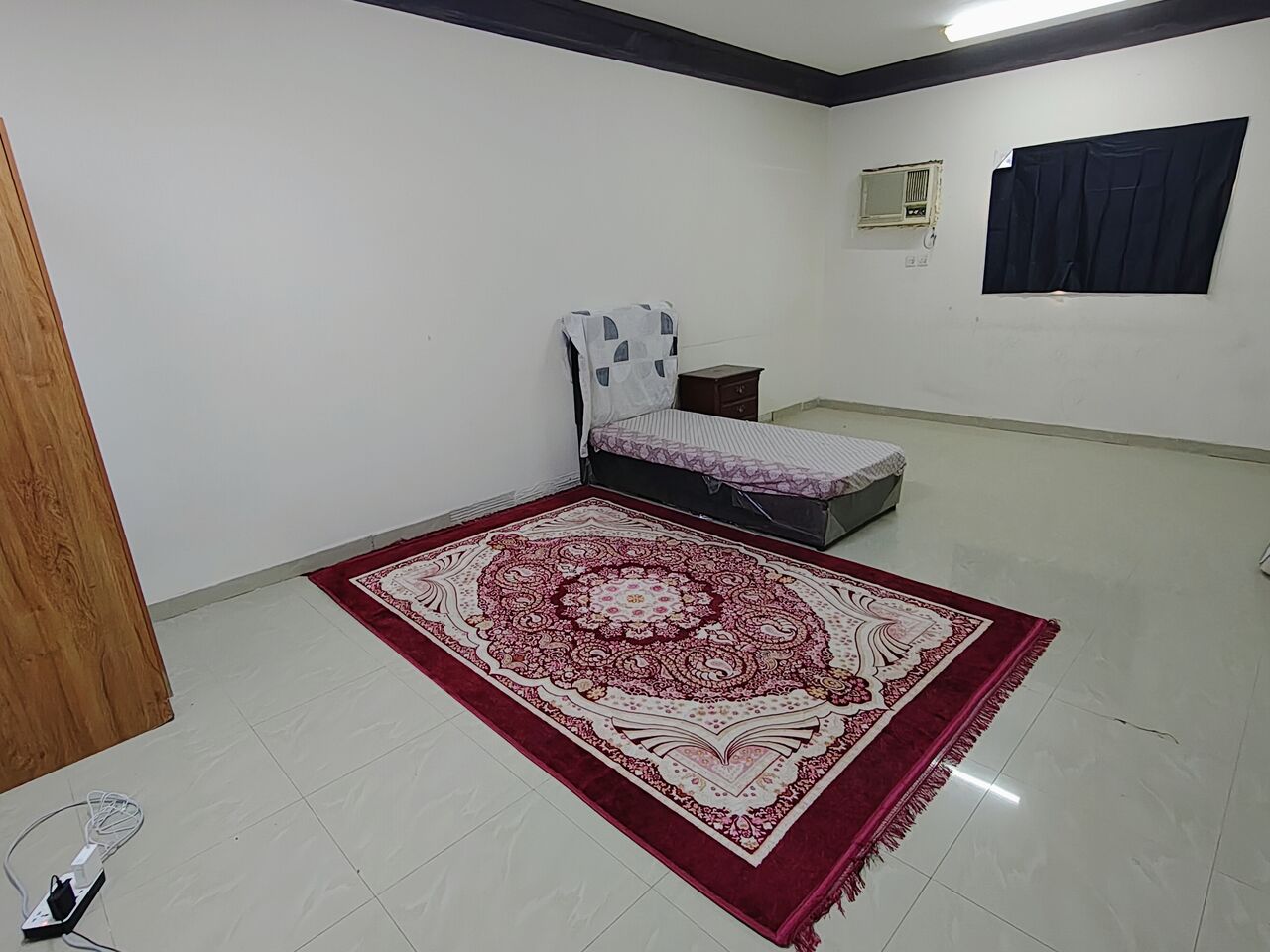 Al Iskan, Apartments, Flats, Houses & Villas, SAR 1000/month,  Furnished,  1 BR,  One Room For Rent In A 2 Room Apartment.