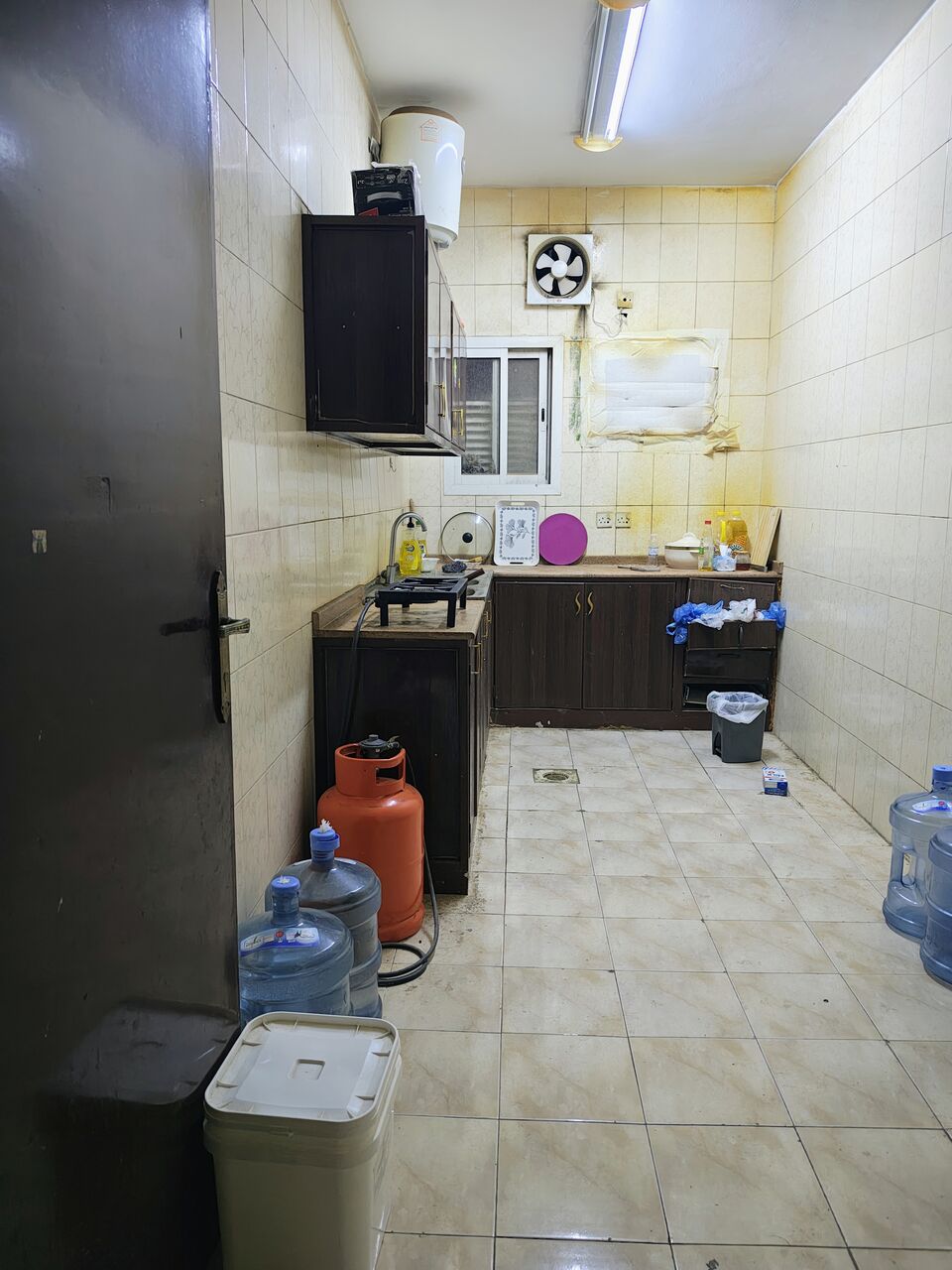 Al Iskan, Apartments, Flats, Houses & Villas, SAR 1000/month,  Furnished,  1 BR,  One Room For Rent In A 2 Room Apartment.