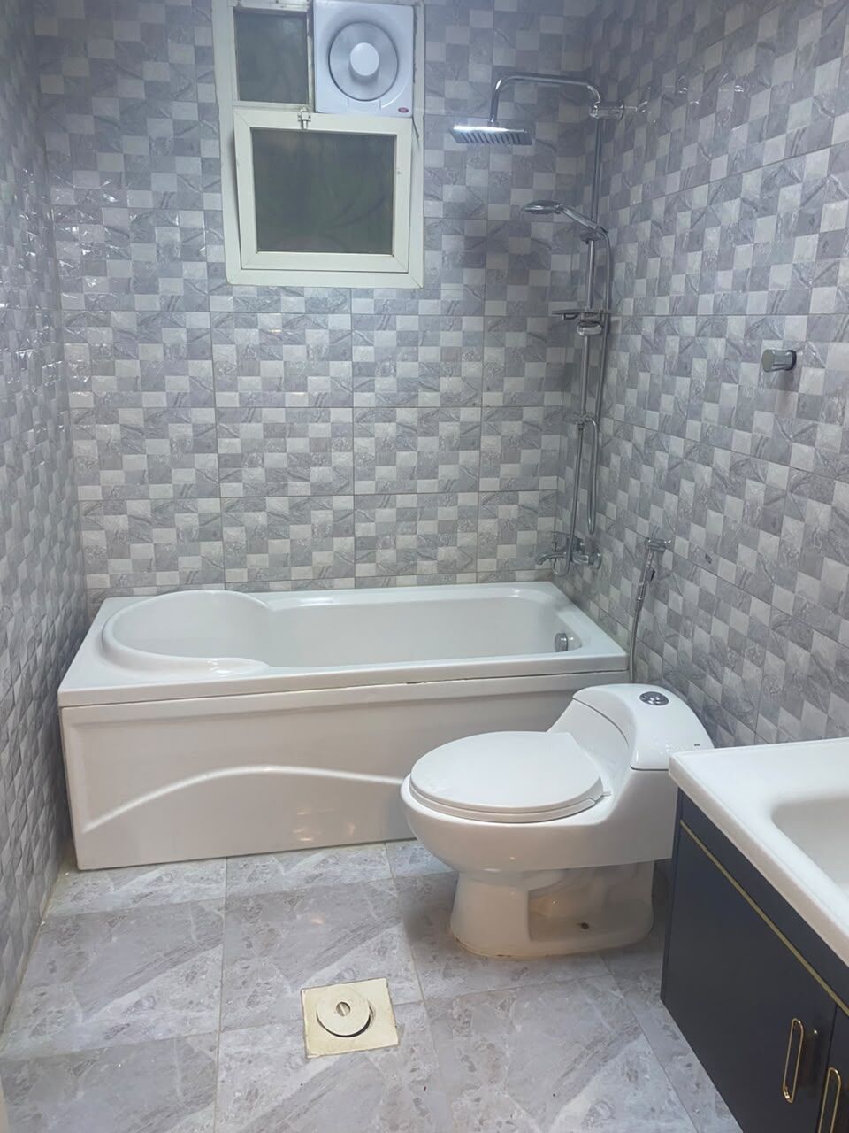 Al Rawdah, Apartments, Flats, Houses & Villas, SAR 45000/year,  3 BR,  Family Apartment 3bhk Large House With 3 Beadrooms Kitchen Caibntes Are Installed