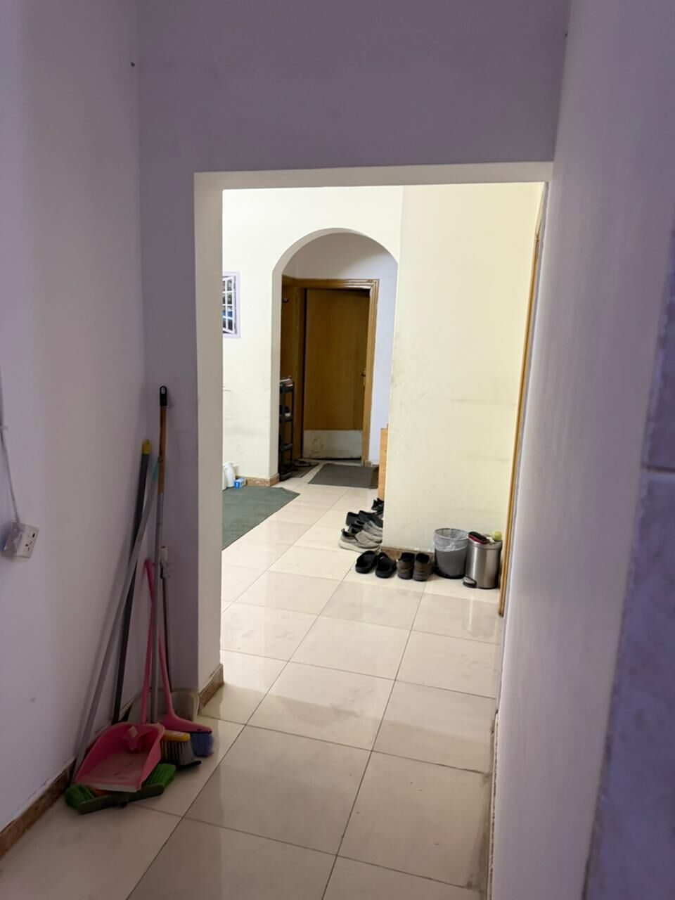 Al Aqeeq, Rooms for Rent, Accomodation In An Executives Apartment - Al-Aqeeq (Golden Opportunity)