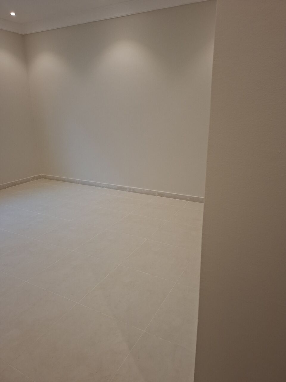 Khobar, Rooms for Rent, SAR 1100/month,  25 Sq. Meter,  Bachelor Filipino ONLY, Big Newly Renovated Room With New Split AC, Lavatory & Bathroom