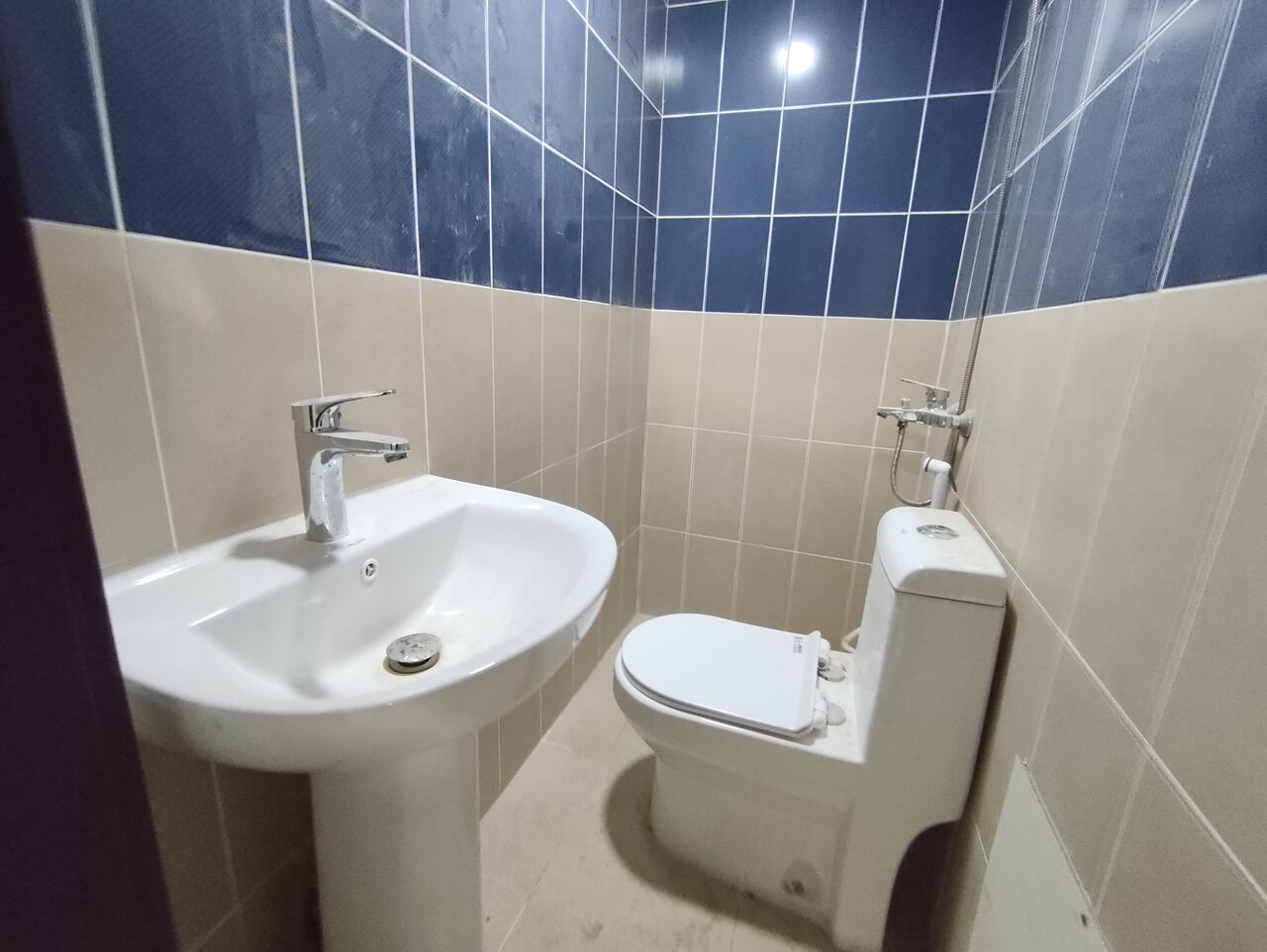 Manama, Apartments, Flats, Houses & Villas, BHD 120/year,  1 BR,  Isatown:- Studio Flat On Rent With Unlimited Ewa & Split Ac..