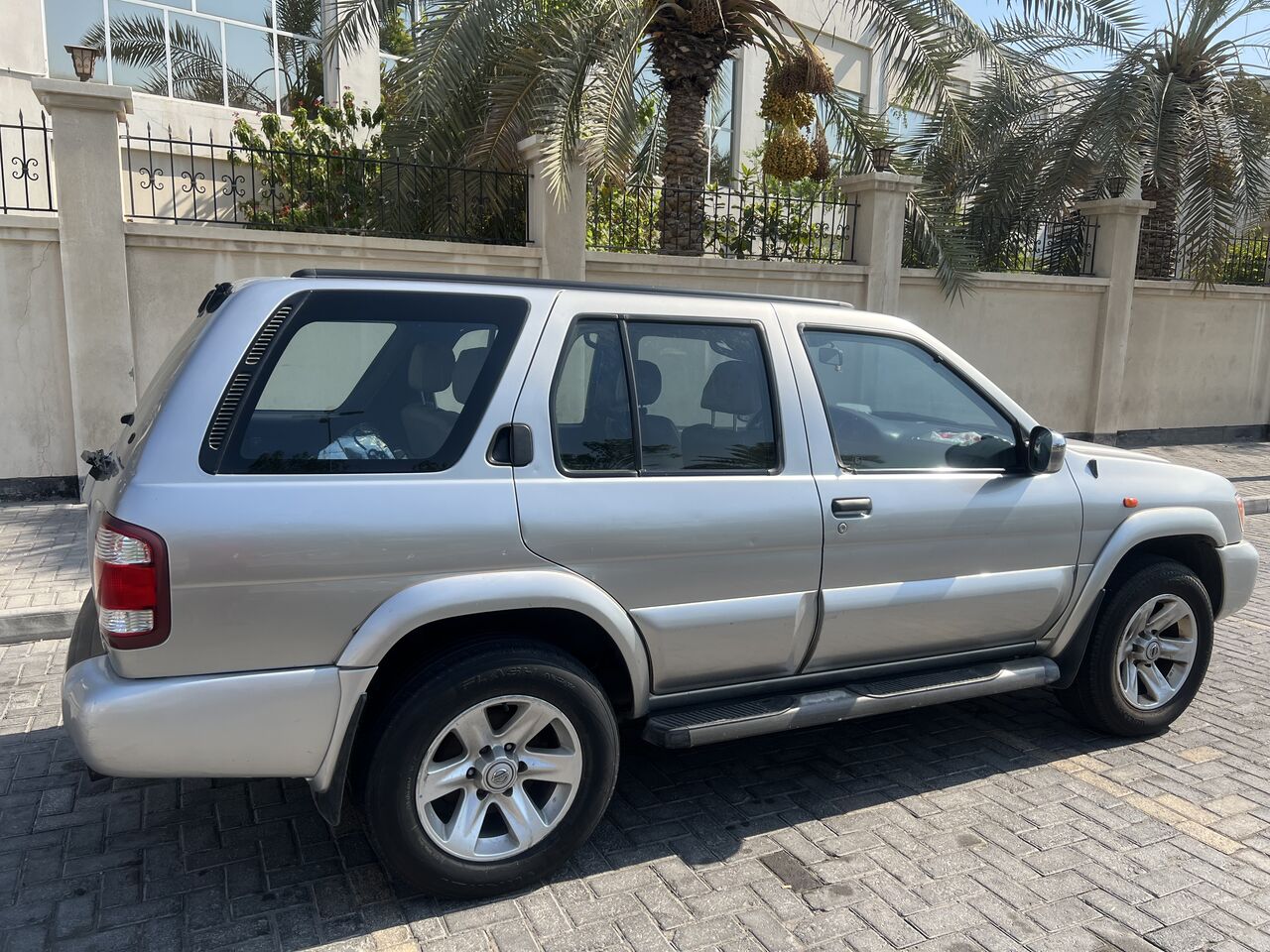Manama, Vehicles, Cars & Trucks , BHD 1100,  Nissan Pathfinder,  2003,  Automatic,  240 KM,    Model