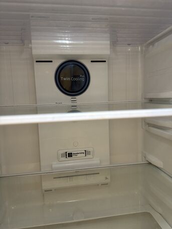 Jeddah, Household Items, SAR 550,  Samsung Refrigerator (Medium Size)