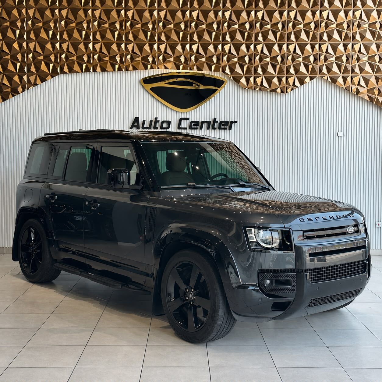 Riffa, Vehicles, Cars & Trucks , BHD 39000,  LAND ROVER DEFENDER 110 X-DYNAMIC V6 HSE 2025 CARPATHIAN GREY,  2025,  Automatic,  7000 KM,