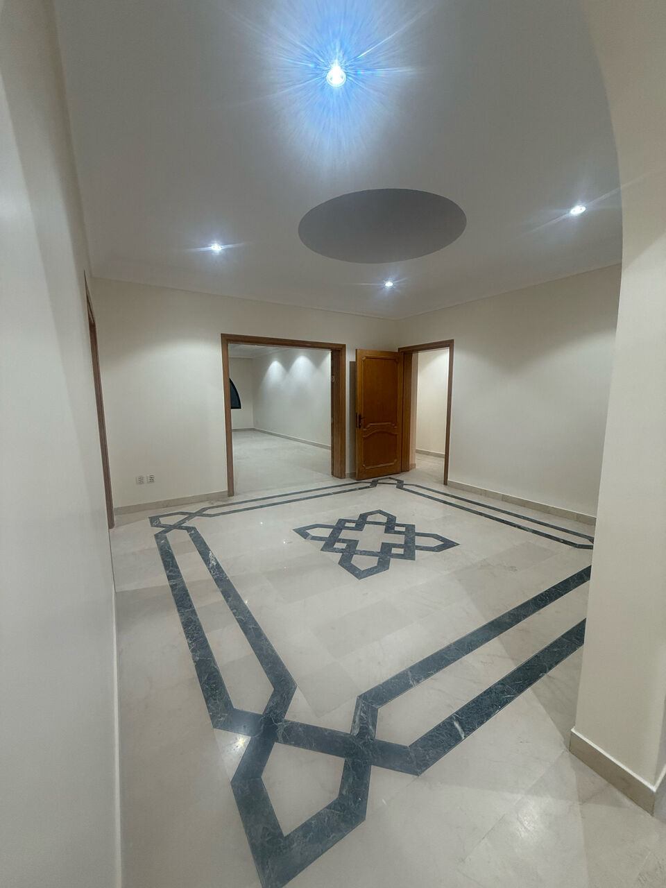 Al Sharafeyah, Apartments, Flats, Houses & Villas, SAR 1/month,  4 BR,  Spacious Unfurnished 4-Bedroom Flat With Underground Parking &ndash; Jeddah