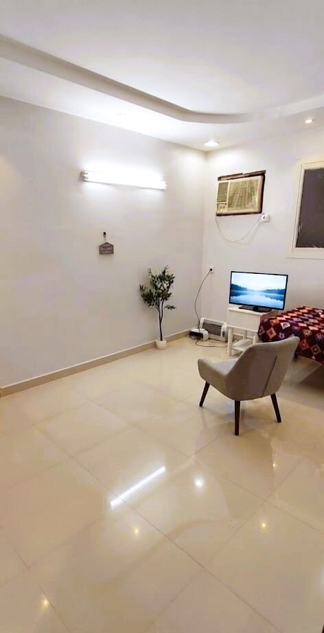 Dhahrat Laban, Rooms for Rent, SAR 1200/month,  Furnished,  4 Sq. Meter,  Executive Single Room For Working Professional SAR 1200 In Dhahrat Laban Family Appartment
