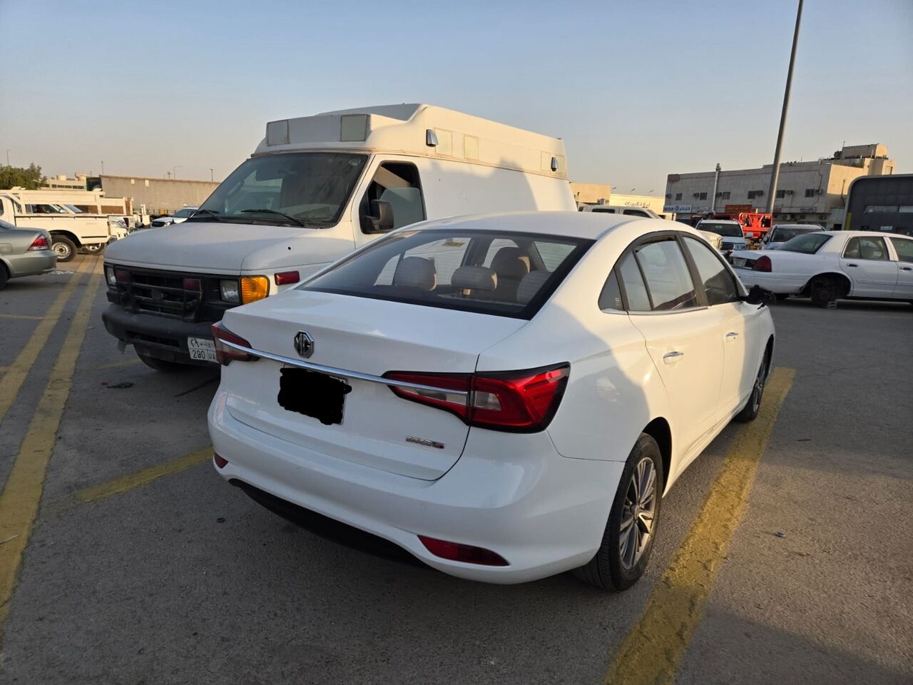 Riyadh, Vehicles, Cars & Trucks , SAR 28000,  MG 5,  2023,  Automatic,  88000 KM,   For Sale