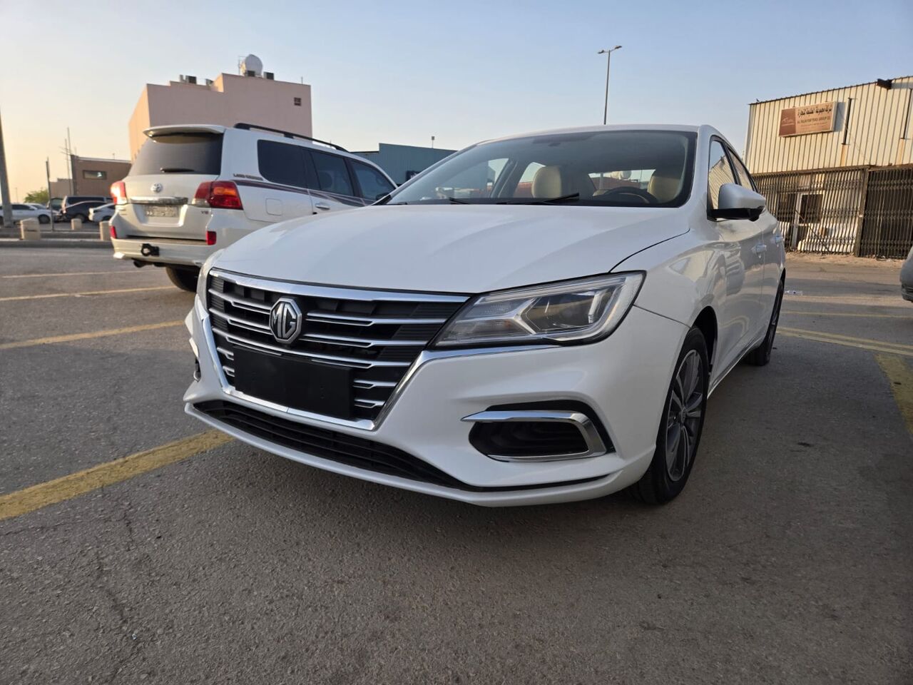 Riyadh, Vehicles, Cars & Trucks , SAR 28000,  MG 5,  2023,  Automatic,  88000 KM,   For Sale