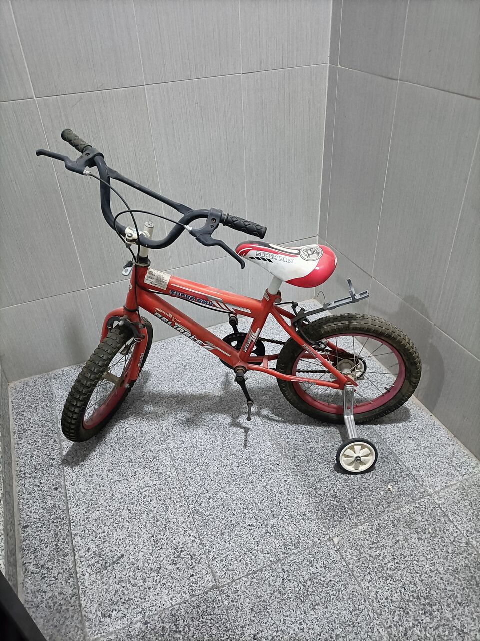 Hofuf, Baby & Kid Stuff, SAR 700,  Exit Sale! BABYS CRIB,WALKER,  CHILD SEAT, BICYCLE ,ETC.
