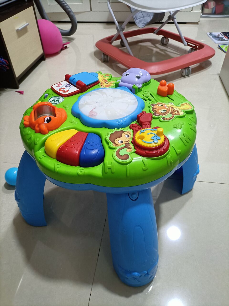 Hofuf, Baby & Kid Stuff, SAR 700,  Exit Sale! BABYS CRIB,WALKER,  CHILD SEAT, BICYCLE ,ETC.