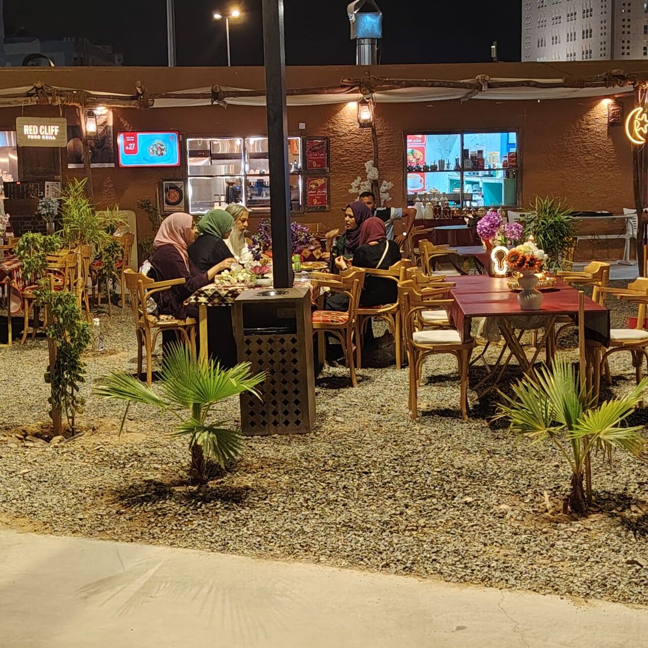 Madinah, Businesses For Sale, Fast Food Restaurant Is For Sale In Madinah Manawwrah Near Masjid Nabawi Pictures And Info