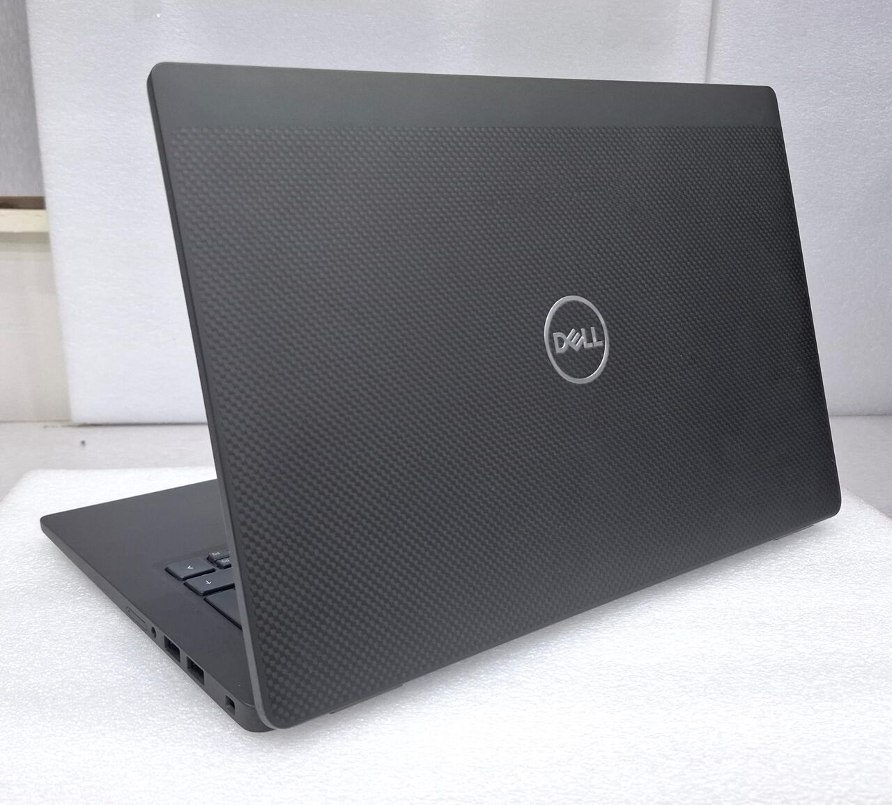 Riffa, Computers, BHD 143,  DELL Core I7 10th Generation Business Laptop 32GB RAM 14" Full HD Display 16GB Graphics 36