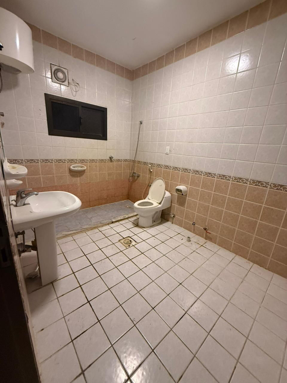 Dammam, Rooms for Rent, SAR 800/month,  Executive Decent