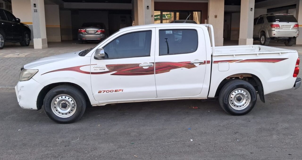 Al Hamadaniyyah, Manpower, TOYOTA HILUX PETROL 2015 For Rent