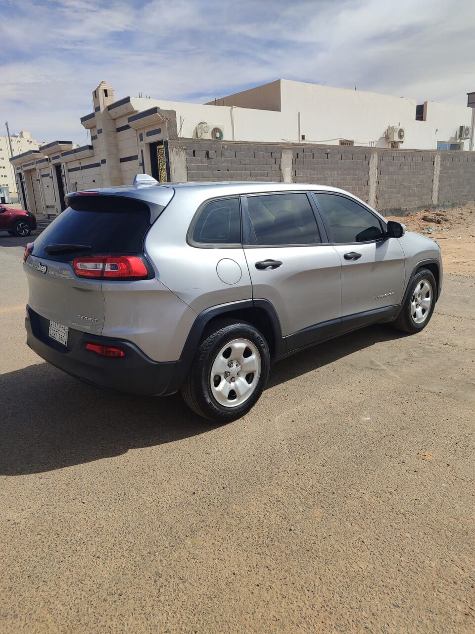 Riyadh, Vehicles, Cars & Trucks , SAR 33000,  Jeep Cherokee,  2016,  Automatic,  182000 KM,