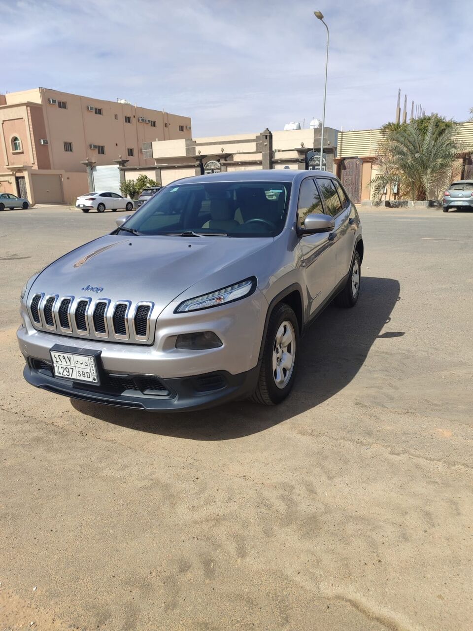 Riyadh, Vehicles, Cars & Trucks , SAR 33000,  Jeep Cherokee,  2016,  Automatic,  182000 KM,