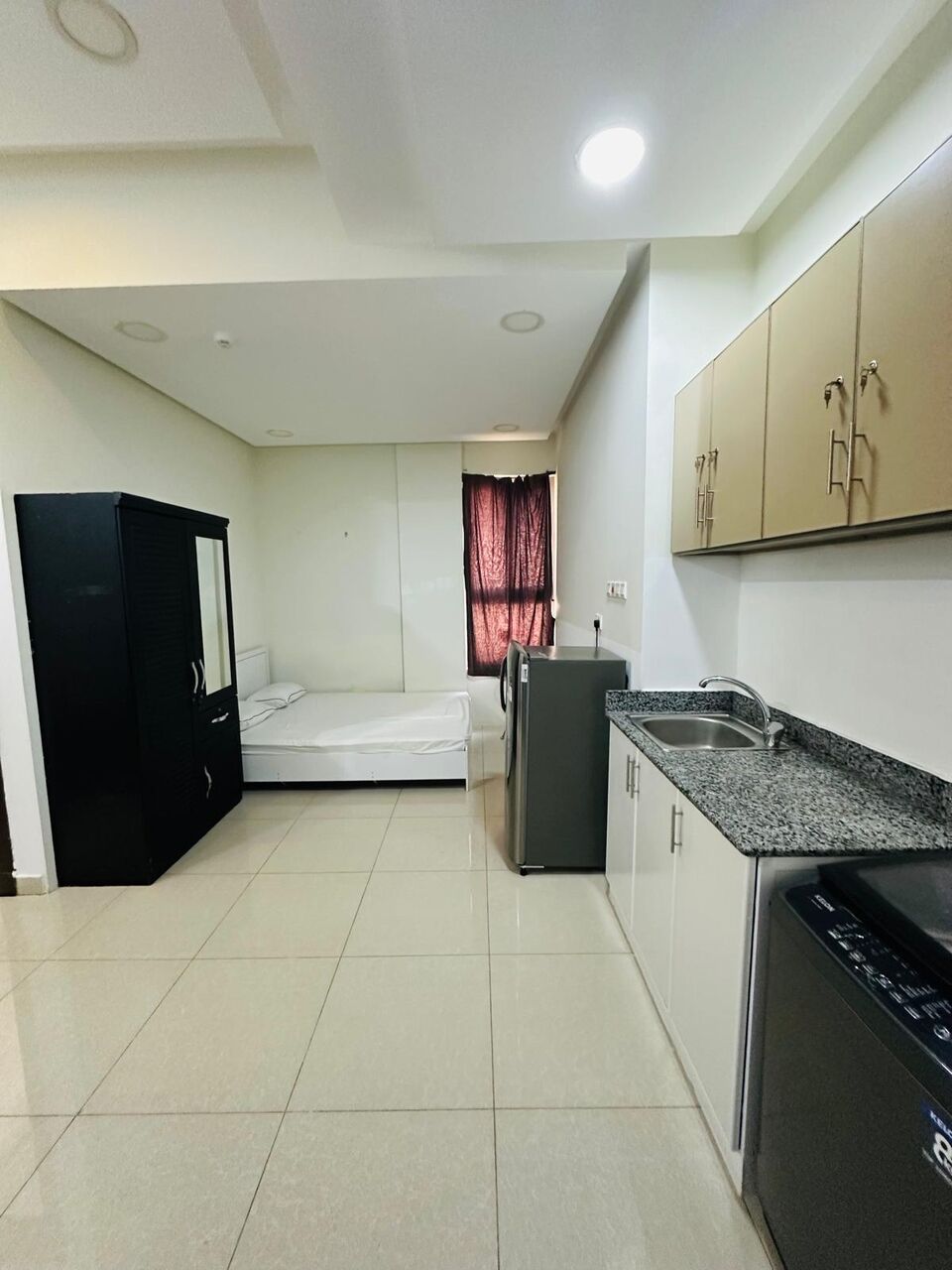 Manama, Apartments, Flats, Houses & Villas, BHD 150/year,  1 BR,  Apartment For Rent In Seef Fully Furnished With Electricity
