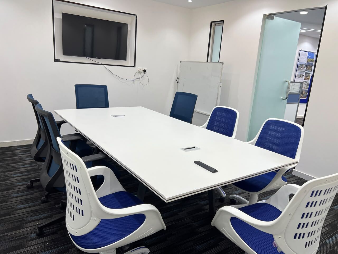 Jeddah, Offices, 100 Sq. Meter,  Fully Furnished Office For Rent &ndash; Ready To Move In