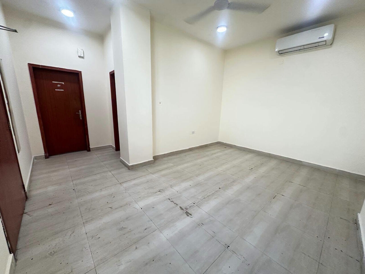 Gudaibiya, Apartments, Flats, Houses & Villas, BHD 220/month,  2 BR,  Gudaibiya:- Rooftop 1BHK Flat On Rent With ACs.Close To Rock Bakery.  Bd 220/- With EWA