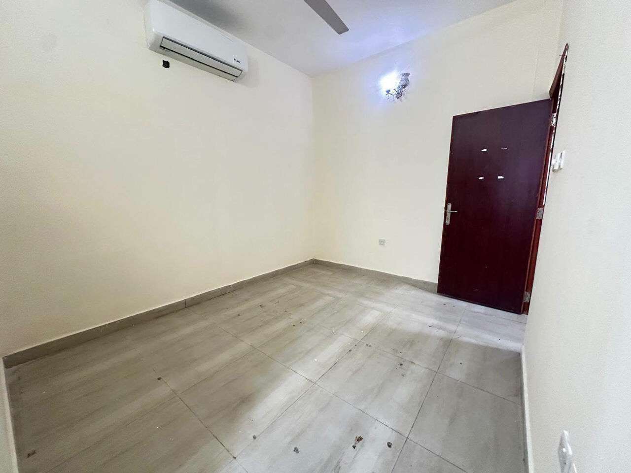 Gudaibiya, Apartments, Flats, Houses & Villas, BHD 220/month,  2 BR,  Gudaibiya:- Rooftop 1BHK Flat On Rent With ACs.Close To Rock Bakery.  Bd 220/- With EWA