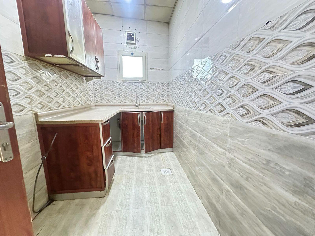 Gudaibiya, Apartments, Flats, Houses & Villas, BHD 220/month,  2 BR,  Gudaibiya:- Rooftop 1BHK Flat On Rent With ACs.Close To Rock Bakery.  Bd 220/- With EWA