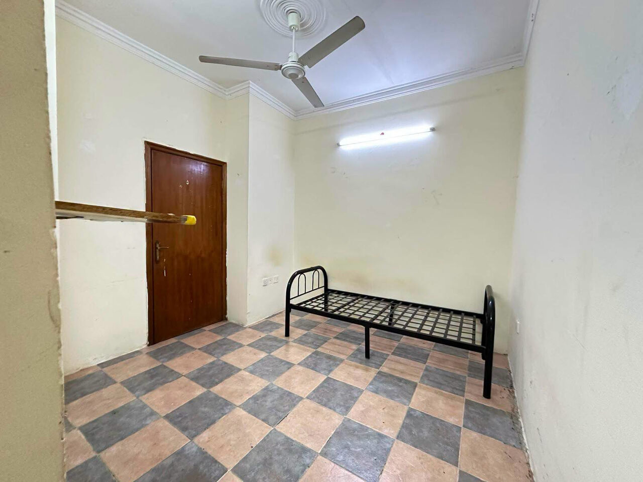 Gudaibiya, Apartments, Flats, Houses & Villas, BHD 130/month,  Gudaibiya:- Studio Flat For Rent With A/C.  📌 Close To Aster Clinic.  Bd 130/- With EWA