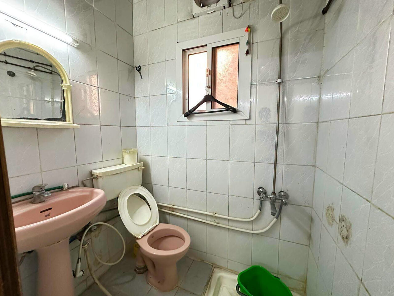 Gudaibiya, Apartments, Flats, Houses & Villas, BHD 130/month,  Gudaibiya:- Studio Flat For Rent With A/C.  📌 Close To Aster Clinic.  Bd 130/- With EWA
