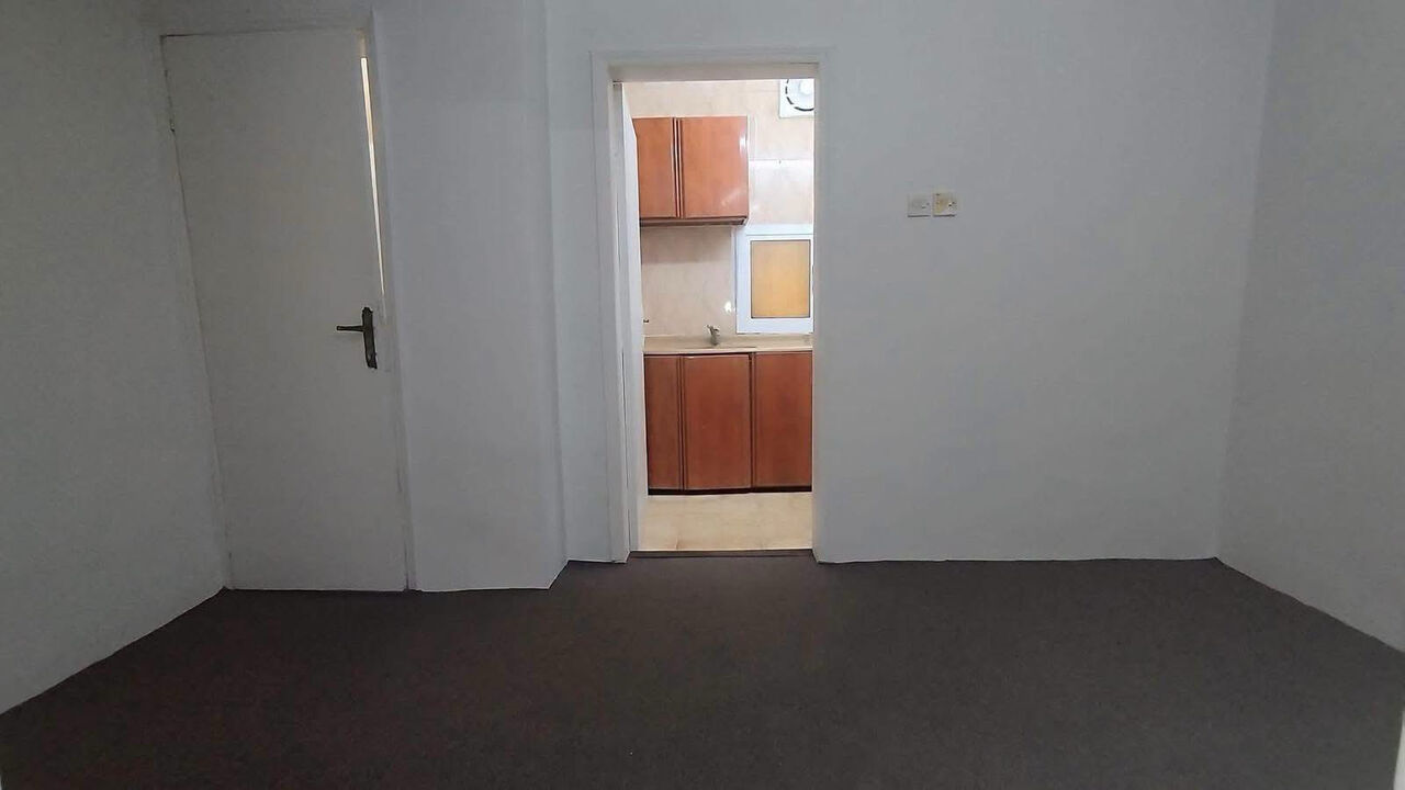 Gudaibiya, Apartments, Flats, Houses & Villas, BHD 140/month,  1 BR,  Gudaibiya:- 1BHK Unfurnished Flat On Rent.  Bd 140/- With Unlimited EWA.