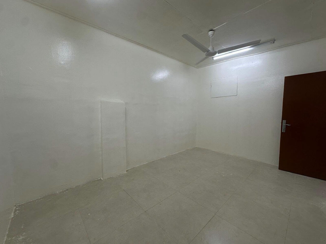 Gudaibiya, Apartments, Flats, Houses & Villas, BHD 140/month,  1 BR,  Gudaibiya :- 1Bhk Unfurnished Flat On Rent With A/C.  Bd 140/- With Unlimited Ewa