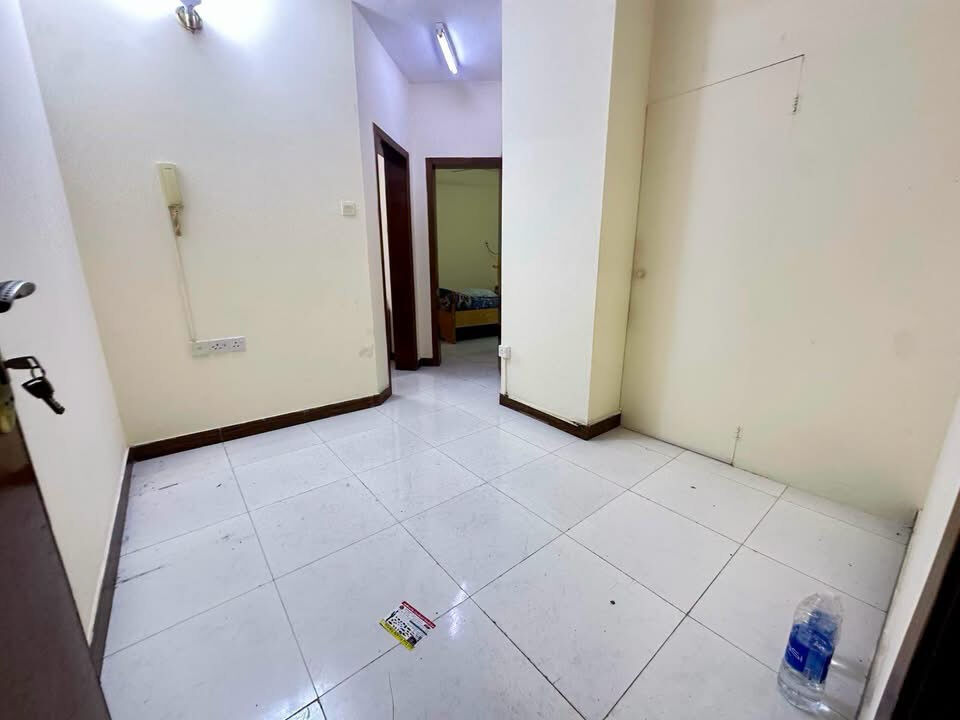 Gudaibiya, Apartments, Flats, Houses & Villas, BHD 250/month,  2 BR,  Gudaibiya:- 2BHK Semi-Furnished Flat On Rent With EWA.  Bd 250/- With Ewa.