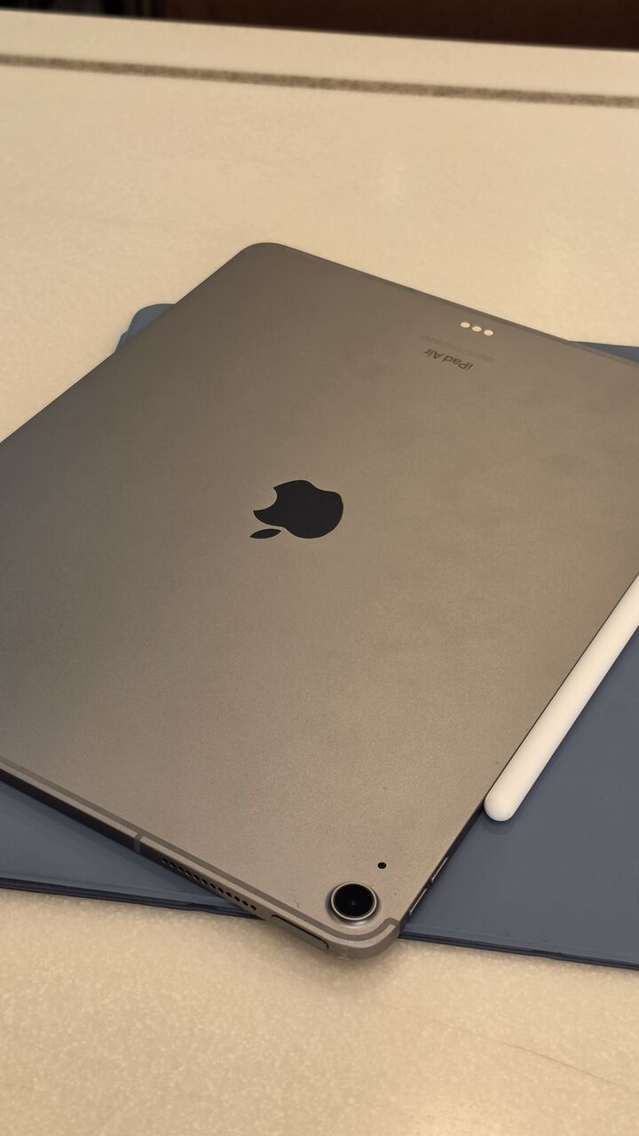 Dammam, Mobile Phones, SAR 2500,  IPad Air M2 13 Inch 5G Pencile