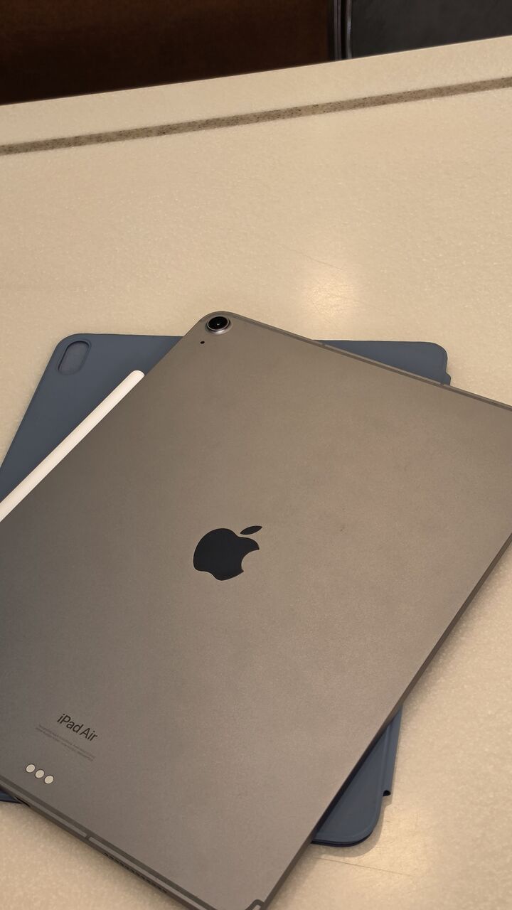 Dammam, Mobile Phones, SAR 2500,  IPad Air M2 13 Inch 5G Pencile