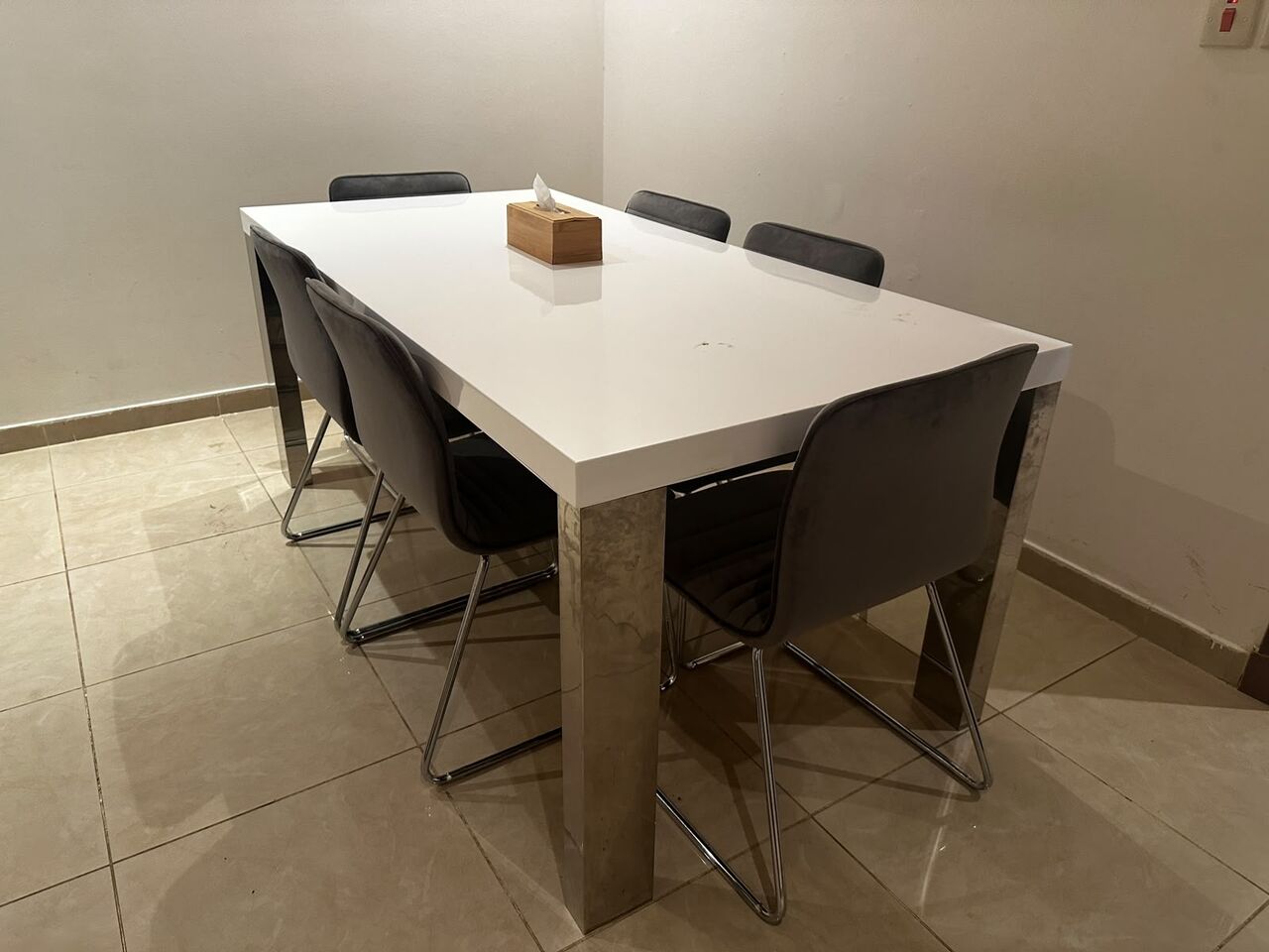 Riyadh, Furniture, SAR 1200,  Dining Table With 6 Chairs For Sale &ndash; Excellent Condition