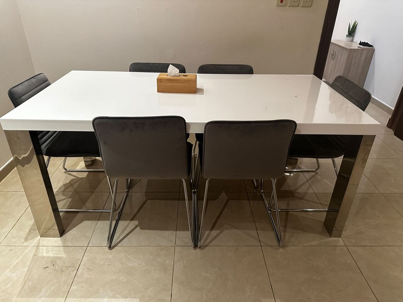 Riyadh, Furniture, SAR 1200,  Dining Table With 6 Chairs For Sale &ndash; Excellent Condition