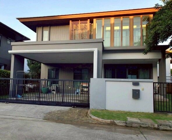Bangkok, Villas, THB 150000,  72 Sq. Feet,  For Rent #Single House, Burasiri Village, Phatthanakan Soi 87 #Near BTS On Nut #Near