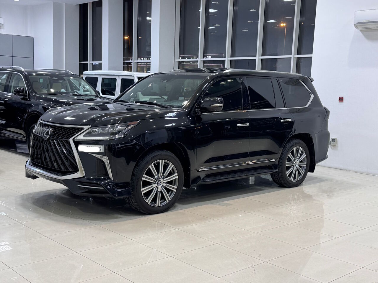 Manama, Vehicles, Cars & Trucks , BHD 17500,  Lexus LX-570 S,  2016,  Automatic,  173350 KM,    (Black)