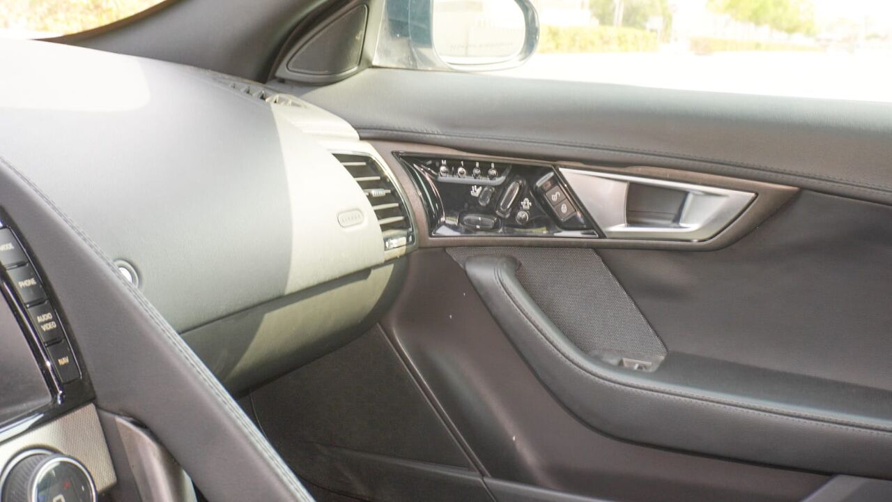 Dubai, Vehicles, Cars & Trucks , AED 65000,  Jaguar F1  , Km ,65000 Aed ,GCC Specs,  2015,  Automatic,  210000 KM,  AED 69000 Jaguar F1 , , GCC Specs