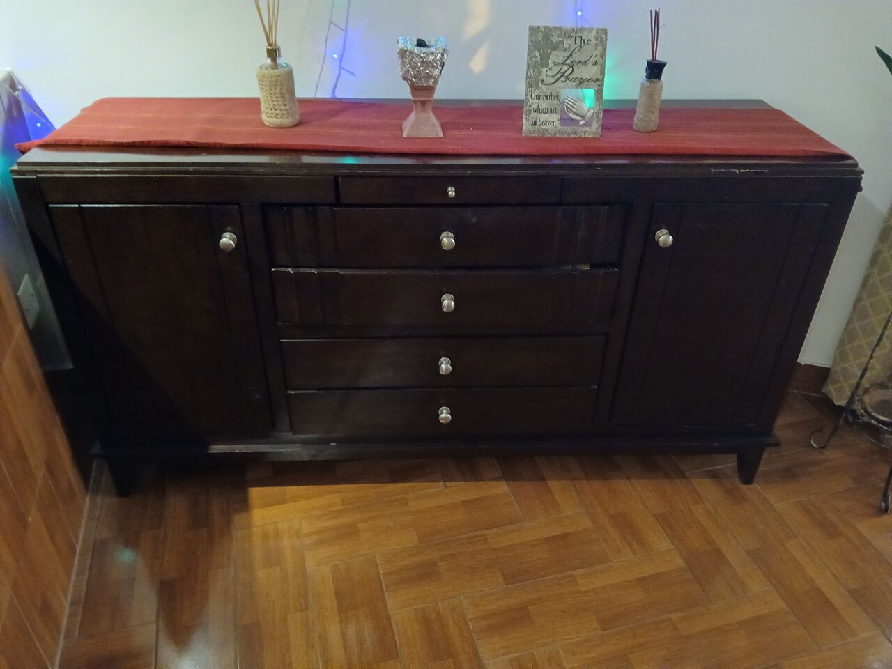 Juffair, Furniture, BHD 60,  Dinning Table Unit