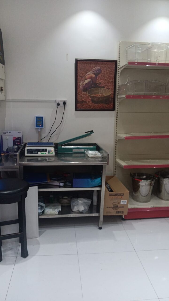 Salmaniya, Businesses For Sale, Ready-to-run SHOP FOR SALE With Individual Establishment CR  In Salmaniya.